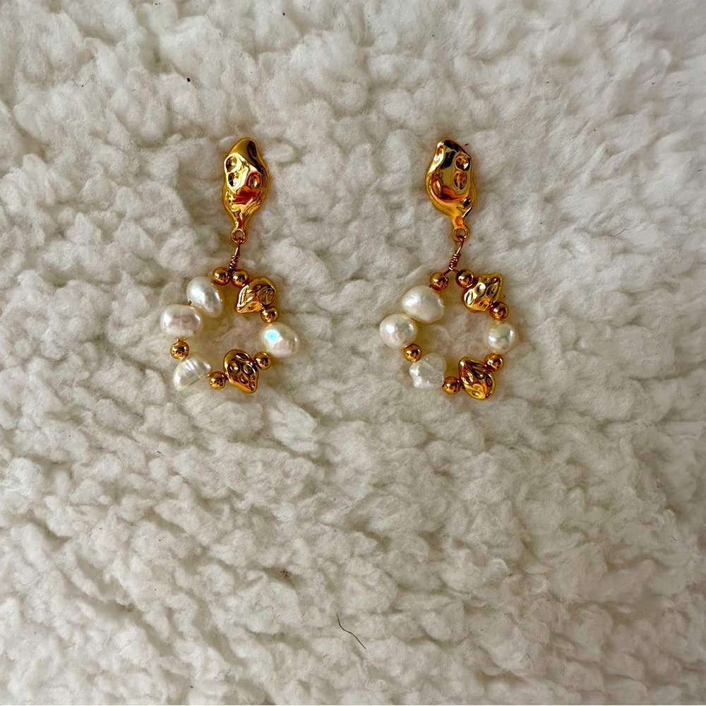 925 Sterling Silver, 18k gold plated, natural pearls, earrings, gold tone
